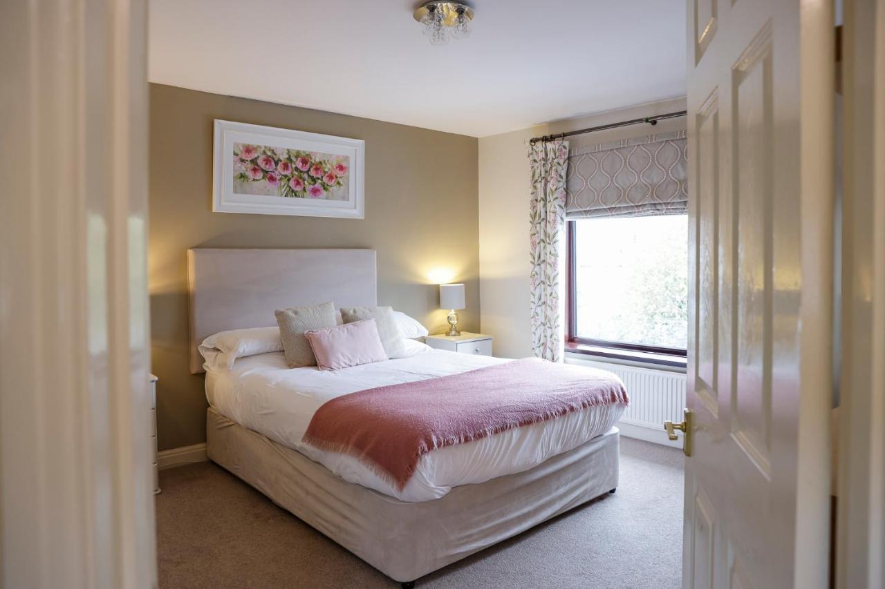 Stylish Family In Desirable Penylan + Parking *