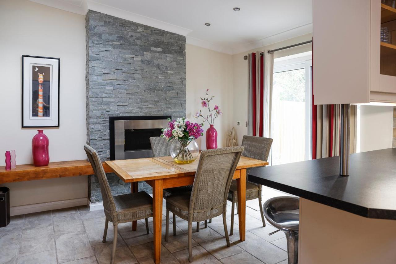 Stylish Family In Desirable Penylan + Parking