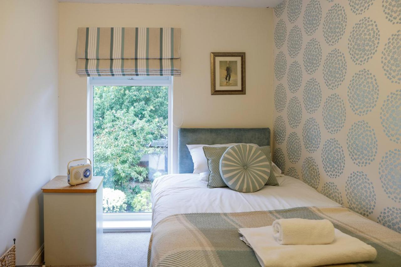 Stylish Family In Desirable Penylan + Parking Holiday home Cardiff