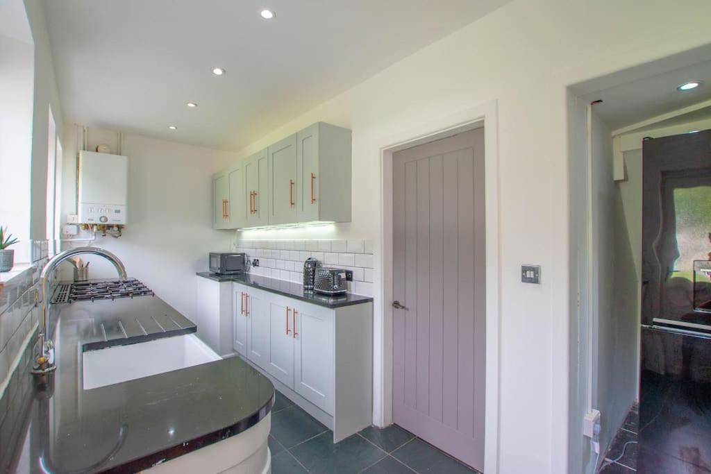 Sophisticated With Beautiful & Large Garden * Cardiff