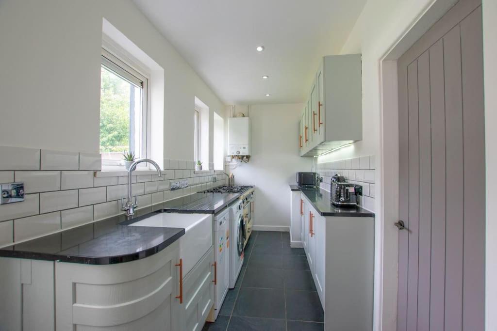 Sophisticated With Beautiful & Large Garden Holiday home