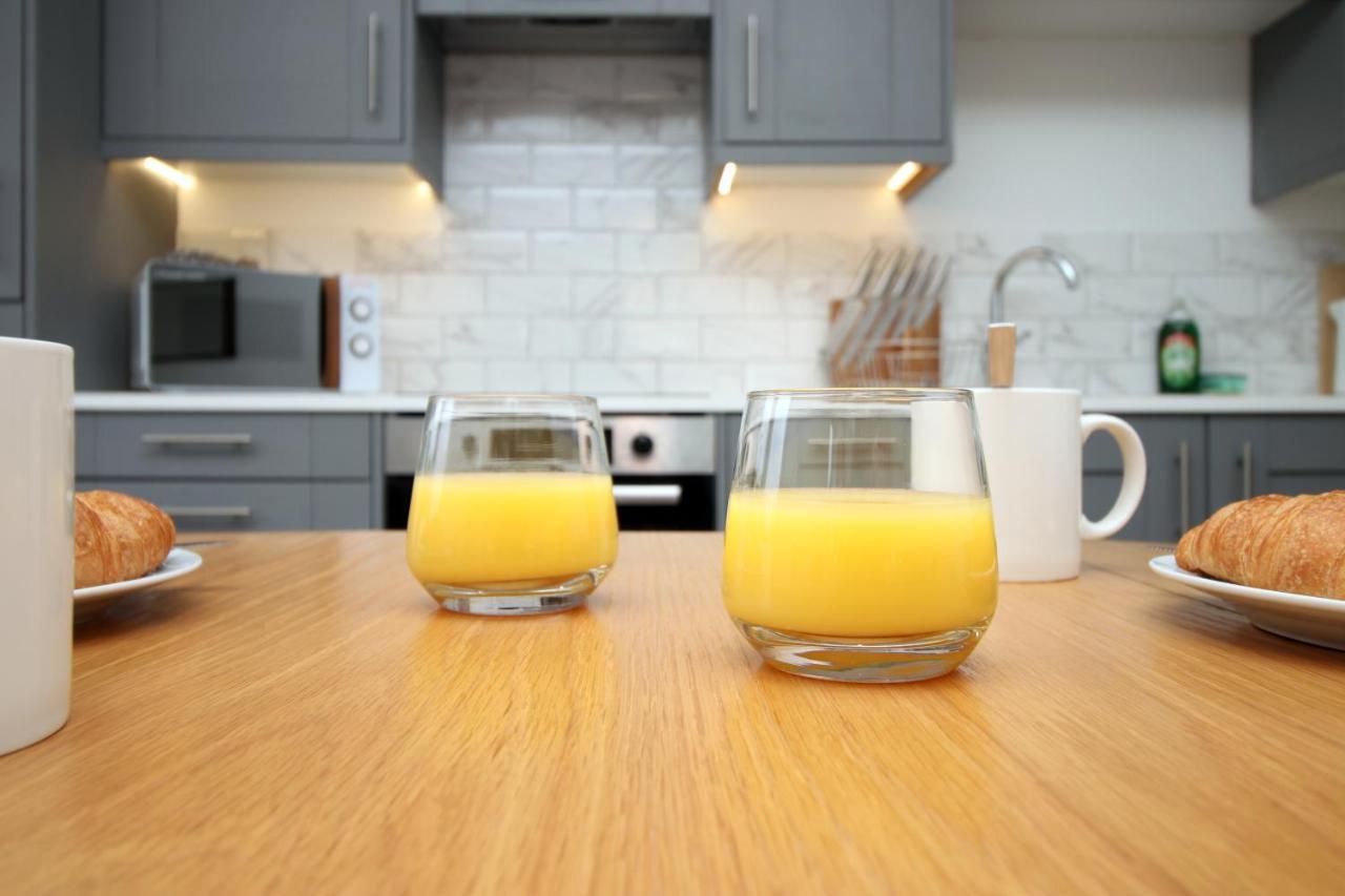 The North - Centre 3 Bed Flat With Parking And Balcony Cardiff