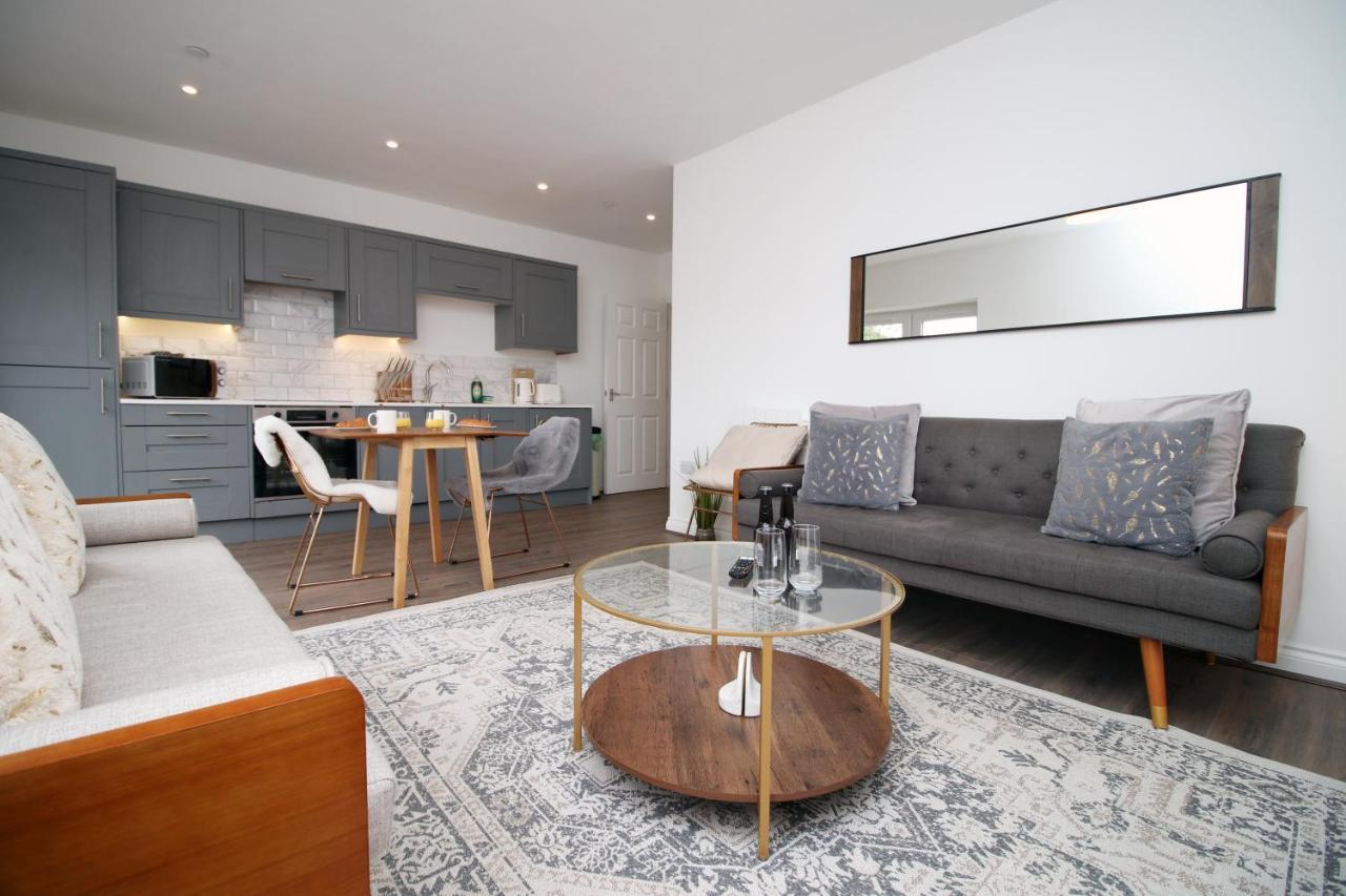 Apartment The North - Centre 3 Bed Flat With Parking And Balcony