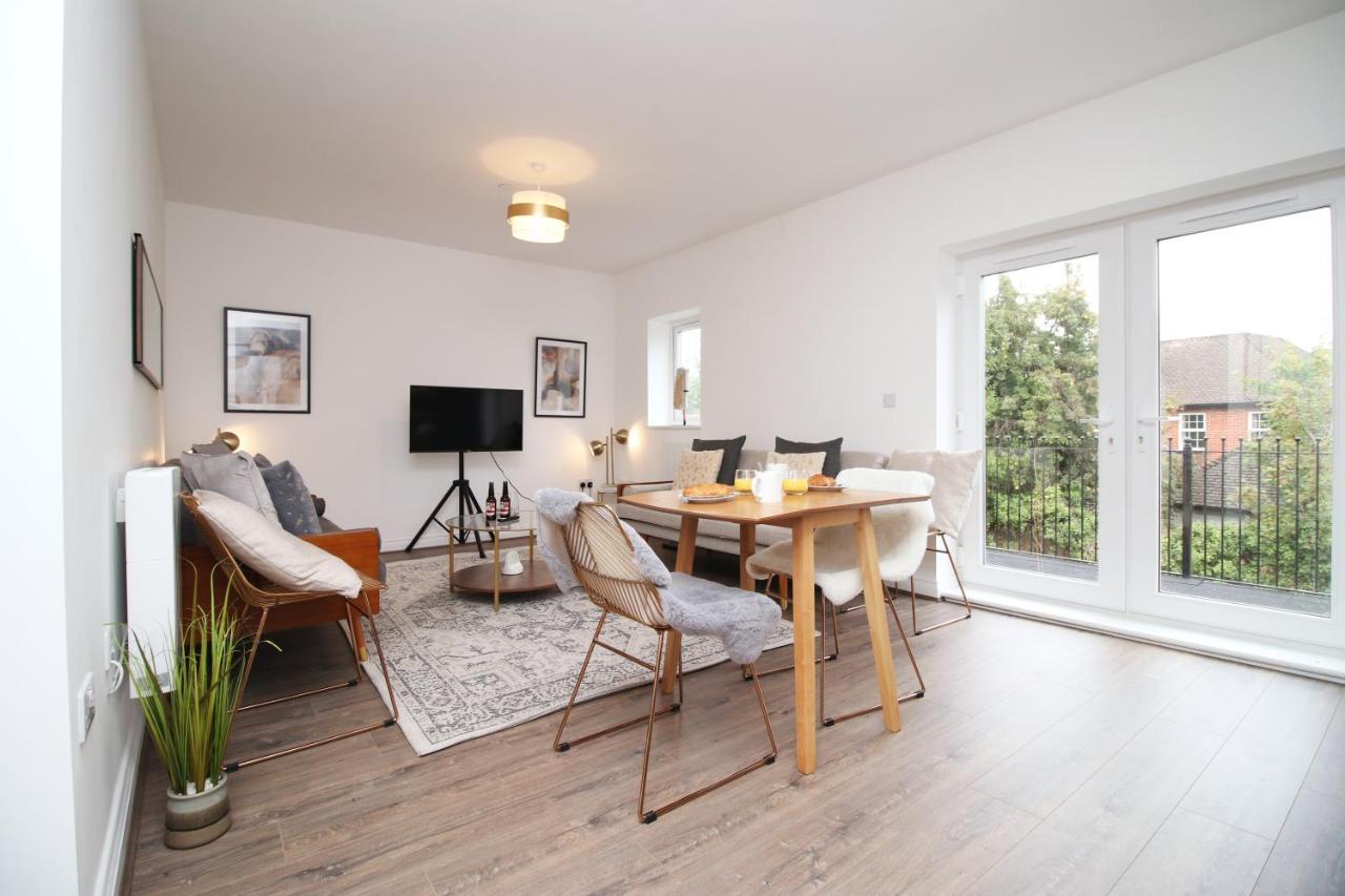 Apartment The North - Centre 3 Bed Flat With Parking And Balcony *