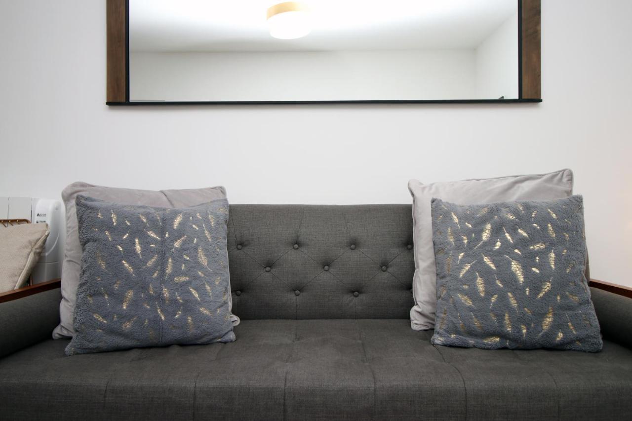 Apartment The North - Centre 3 Bed Flat With Parking And Balcony *
