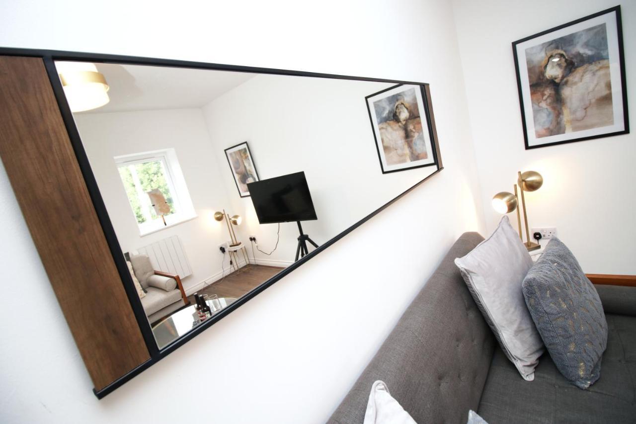 The North - Centre 3 Bed Flat With Parking And Balcony