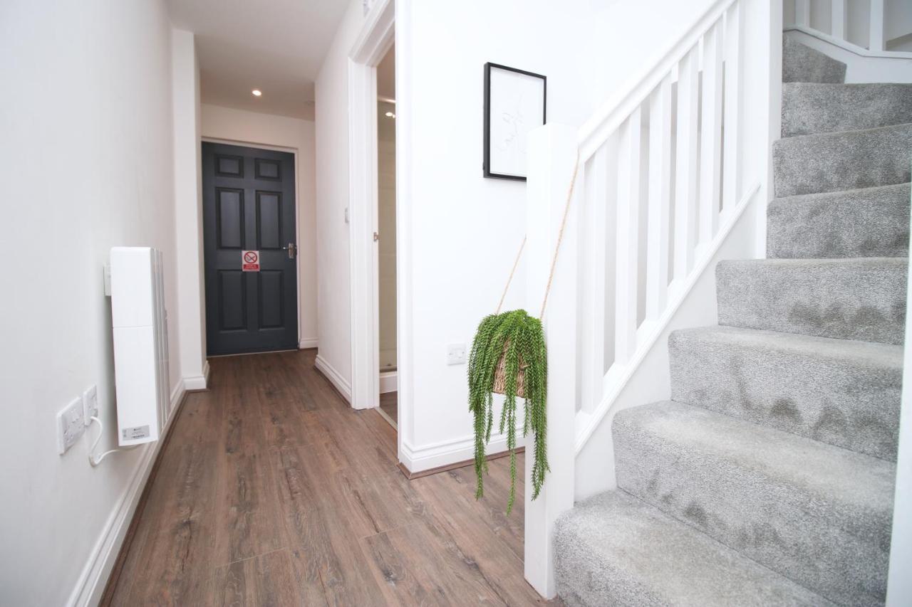 Apartment The North - Centre 3 Bed Flat With Parking And Balcony *