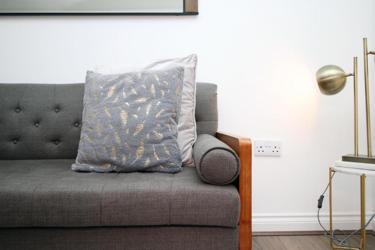 Apartment The North - Centre 3 Bed Flat With Parking And Balcony