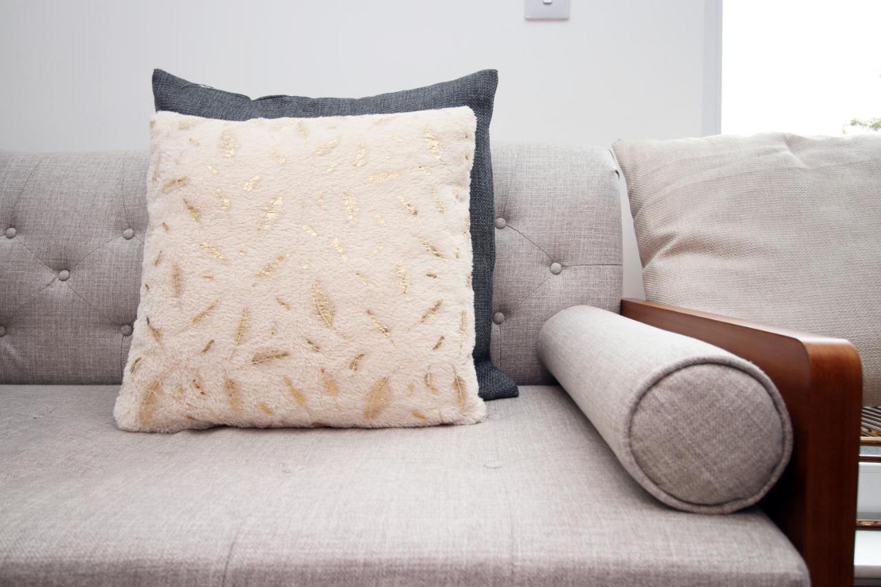 The North - Centre 3 Bed Flat With Parking And Balcony