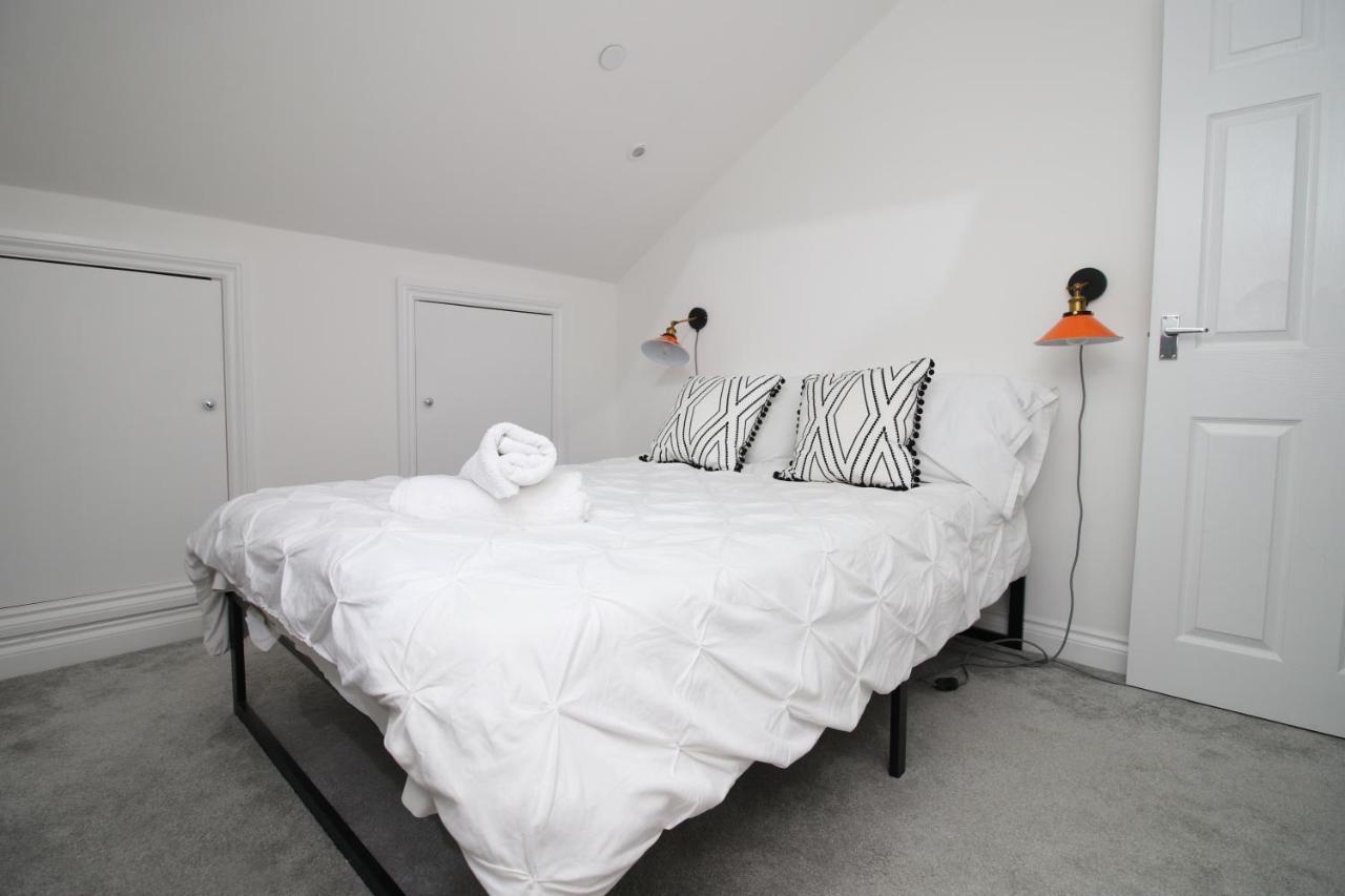 The North - Centre 3 Bed Flat With Parking And Balcony Apartment Cardiff