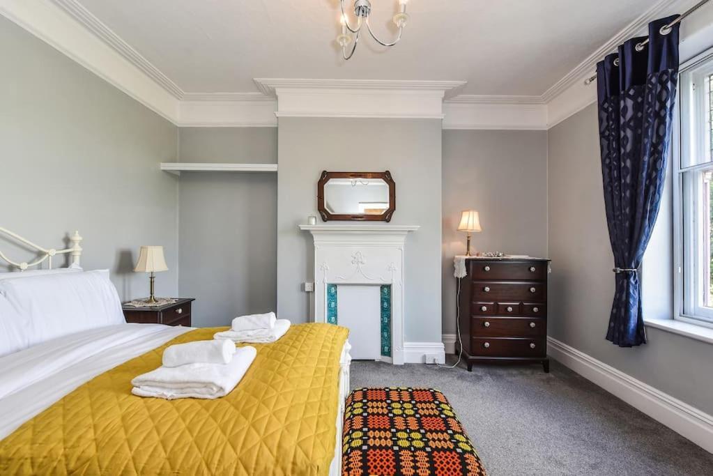 Traditional 3-bed In Pontcanna With Parking Holiday home *