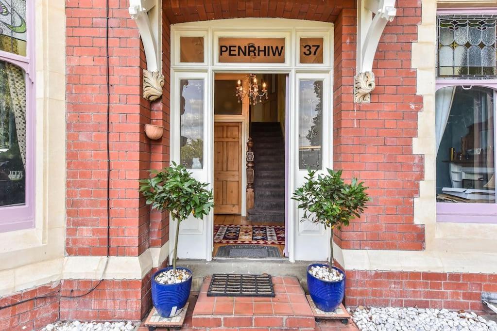 Traditional 3-bed In Pontcanna With Parking Cardiff