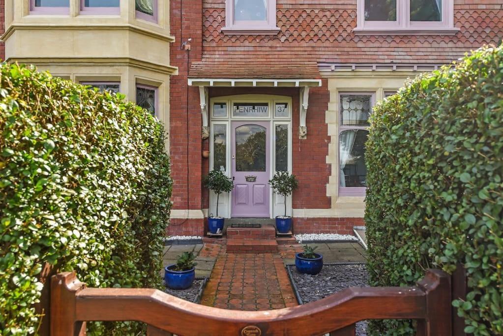 Traditional 3-bed In Pontcanna With Parking Holiday home
