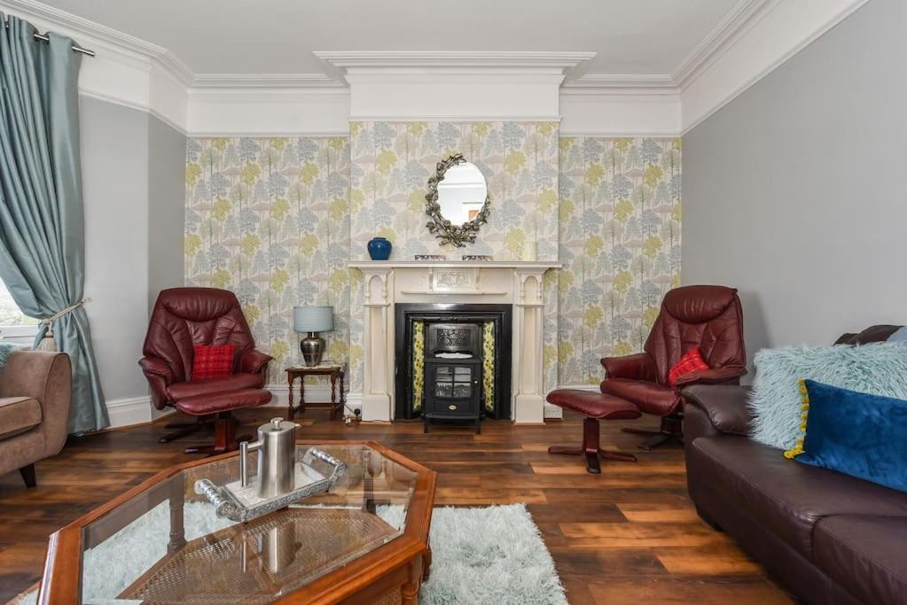 Traditional 3-bed In Pontcanna With Parking