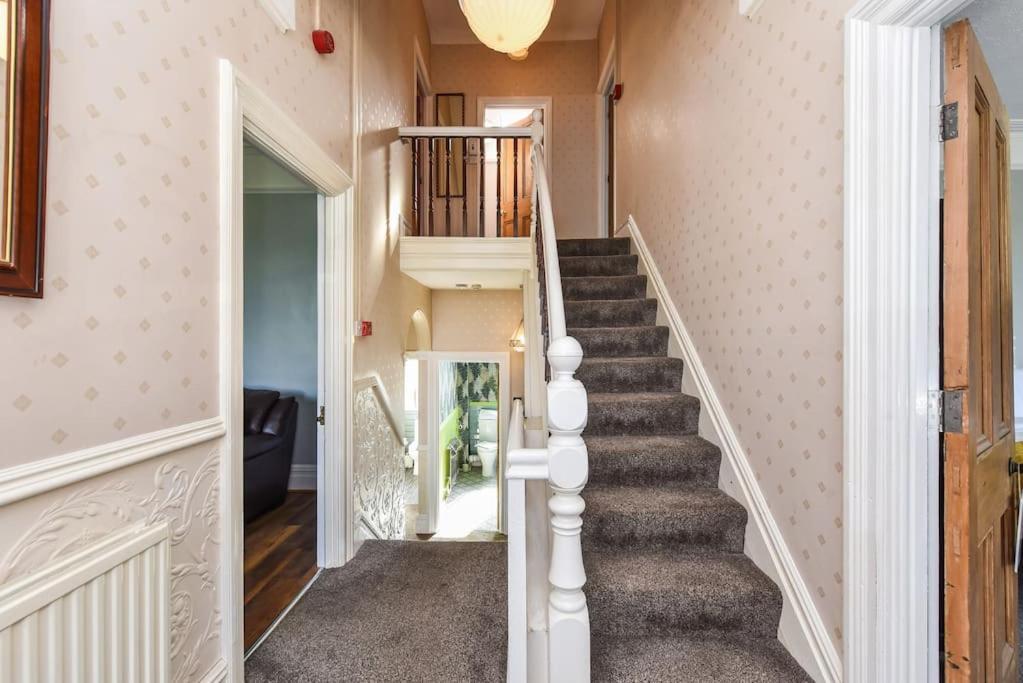 Holiday home Traditional 3-bed In Pontcanna With Parking *