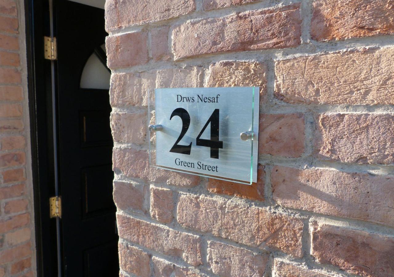 Drws Nesaf Townhouse Holiday home *