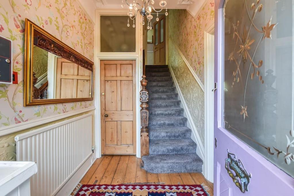 Holiday home Traditional 3-bed In Pontcanna With Parking *