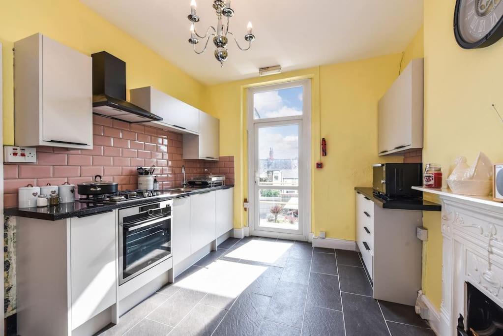 Traditional 3-bed In Pontcanna With Parking Cardiff