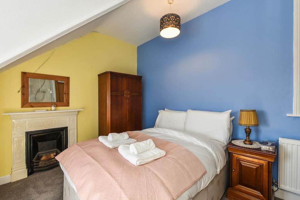 Traditional 3-bed In Pontcanna With Parking Holiday home
