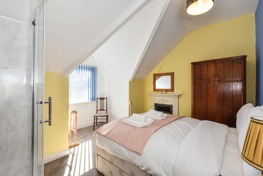 Traditional 3-bed In Pontcanna With Parking *