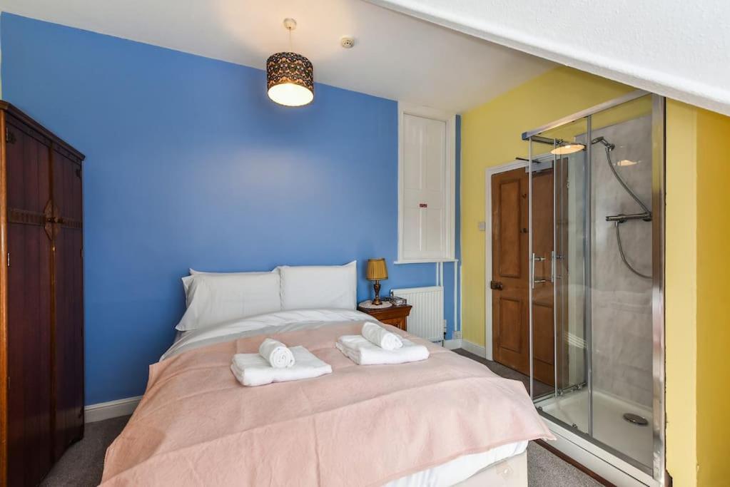 Holiday home Traditional 3-bed In Pontcanna With Parking