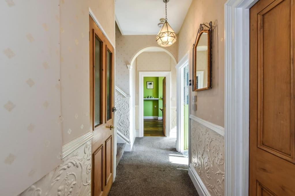 Holiday home Traditional 3-bed In Pontcanna With Parking *