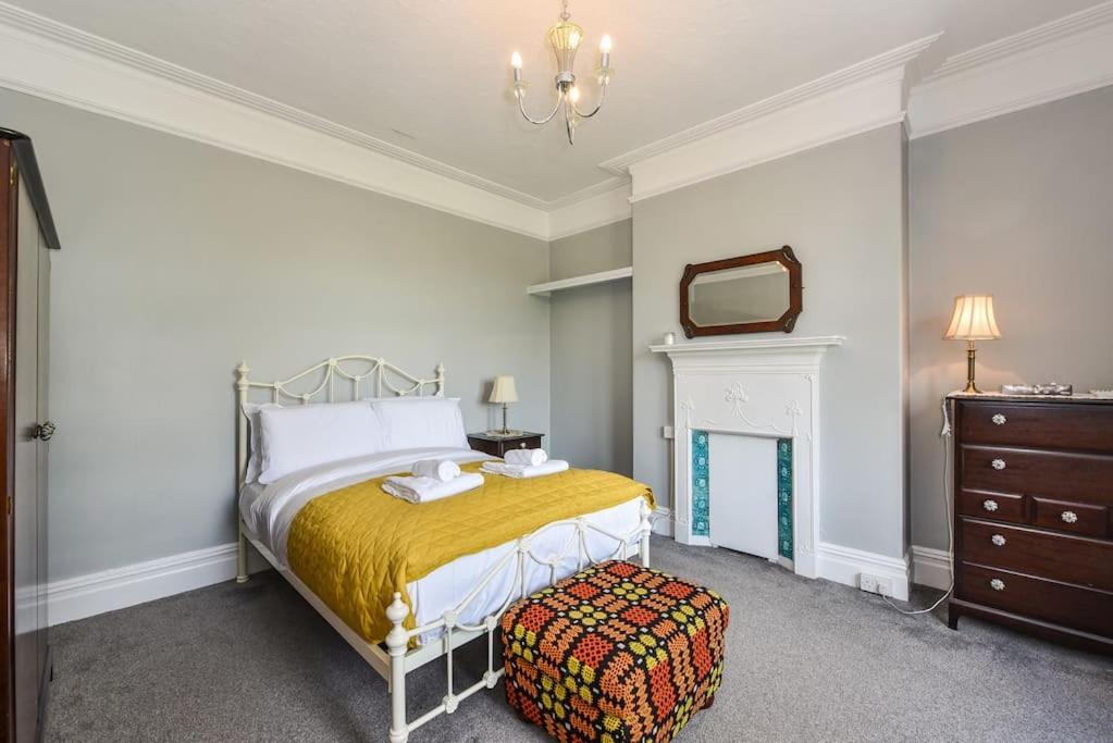 Traditional 3-bed In Pontcanna With Parking Holiday home