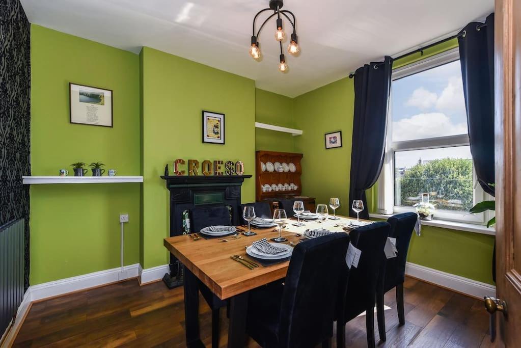 Traditional 3-bed In Pontcanna With Parking Holiday home