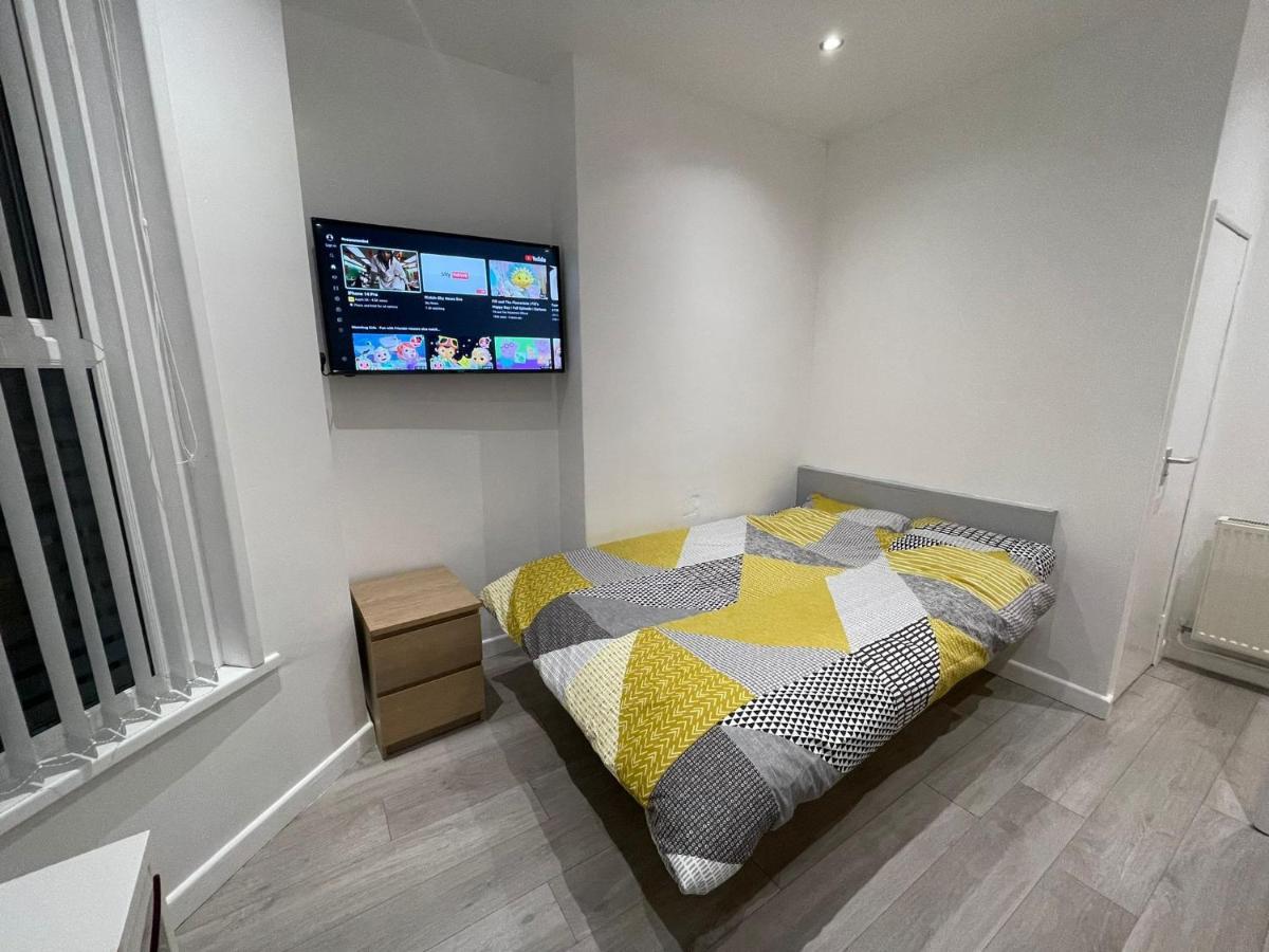 Apartment Selection Of Stylish Within Walking Distance Of City Centre *