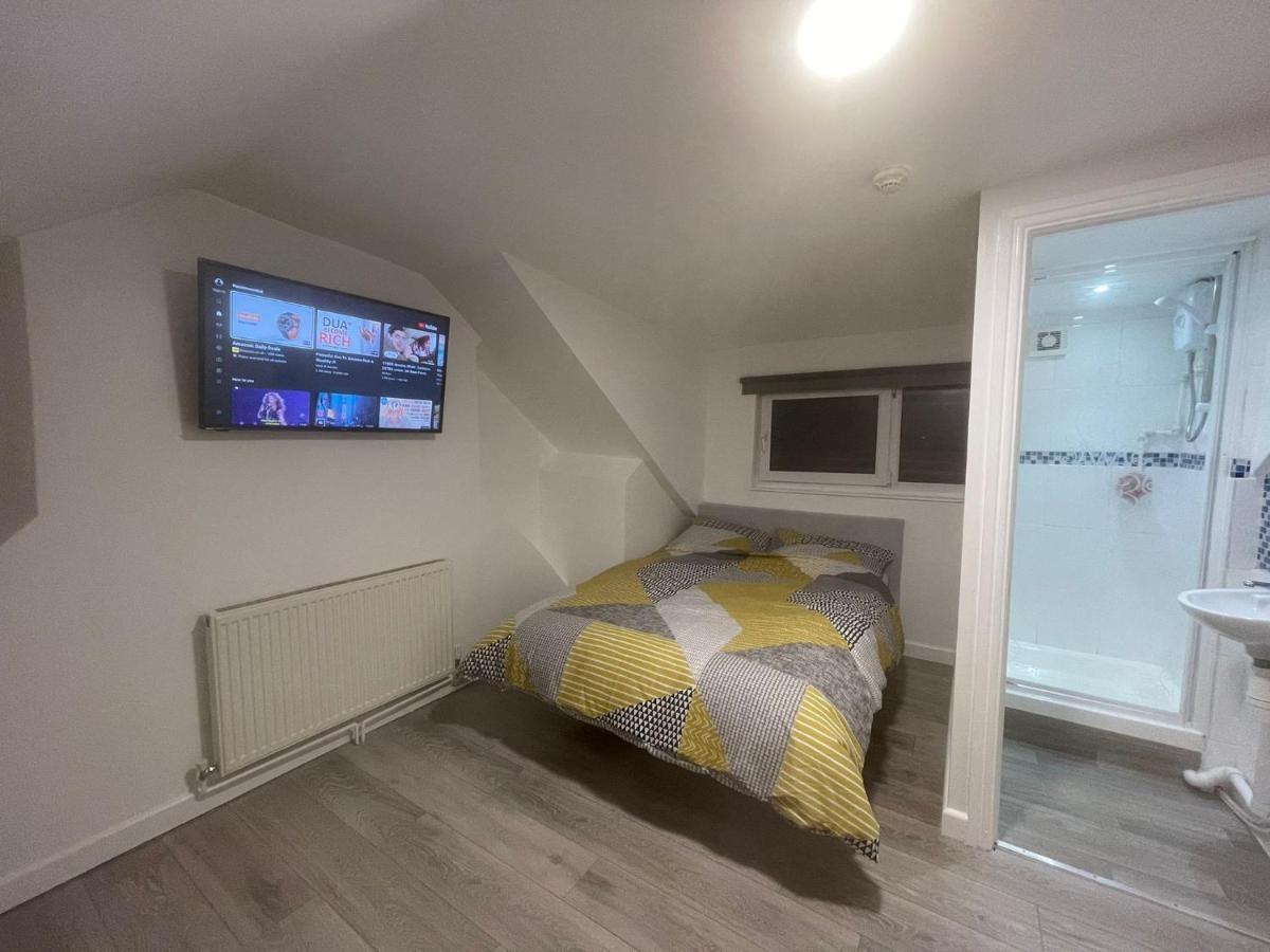 Selection Of Stylish Within Walking Distance Of City Centre Cardiff