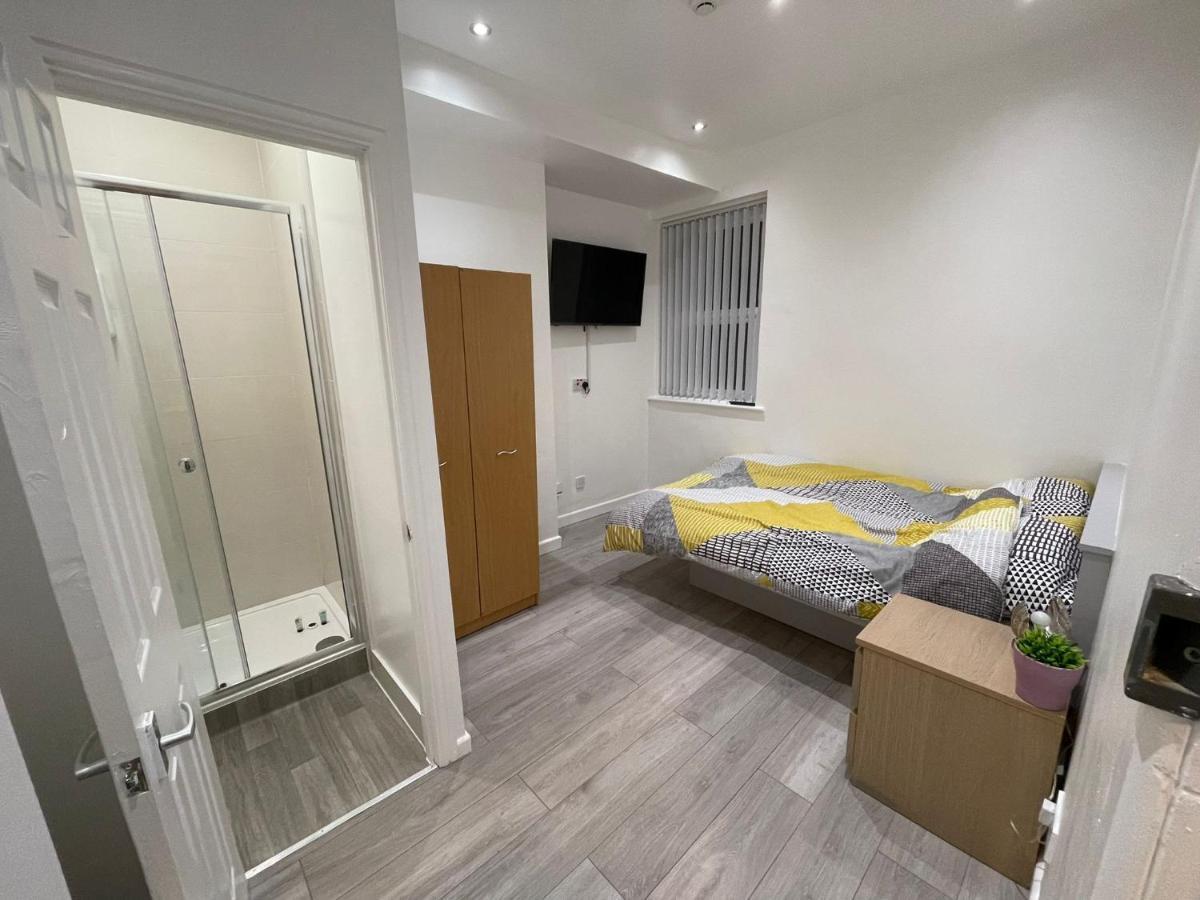 Selection Of Stylish Within Walking Distance Of City Centre