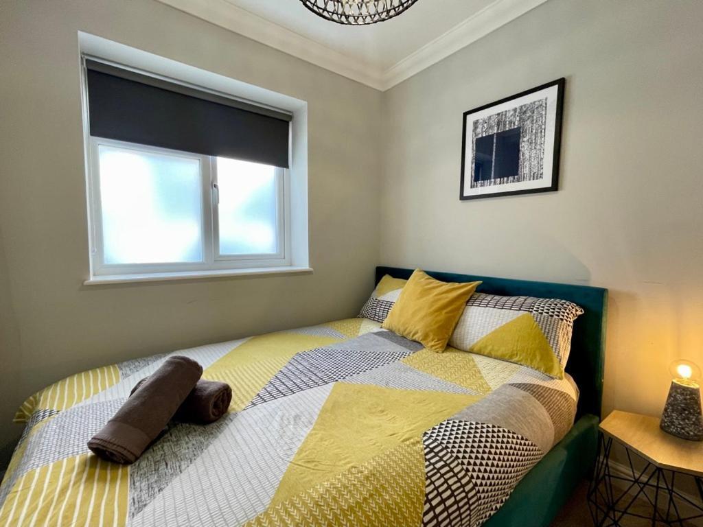 Stylish Modern Two Bedroom With Garden Apartment Cardiff