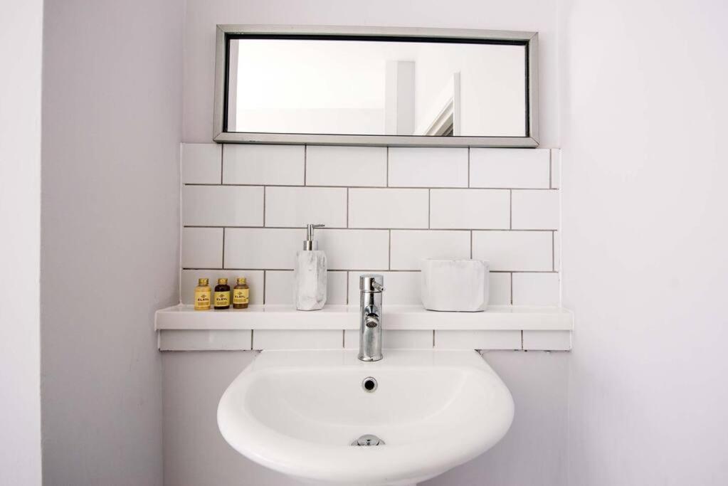 Gorgeous Victorian House Sleeps 6 In