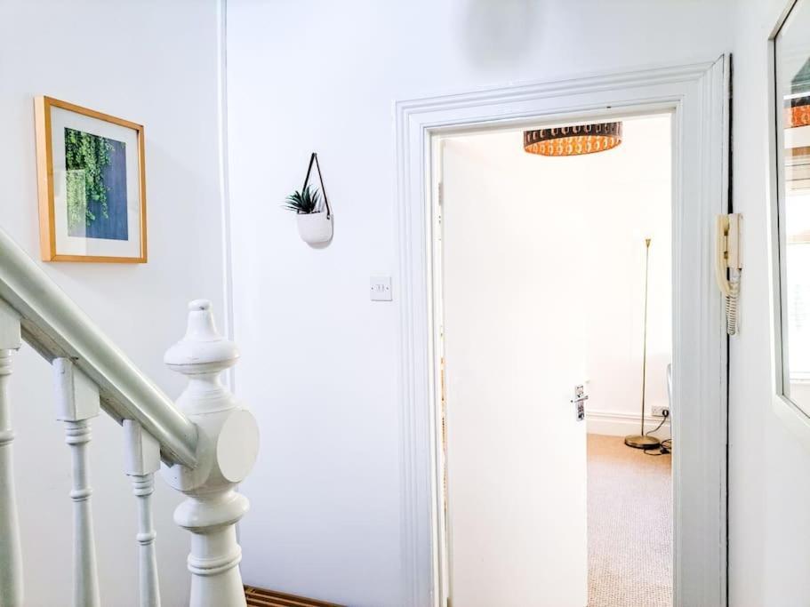 3 Bed Flat Near To And Bay