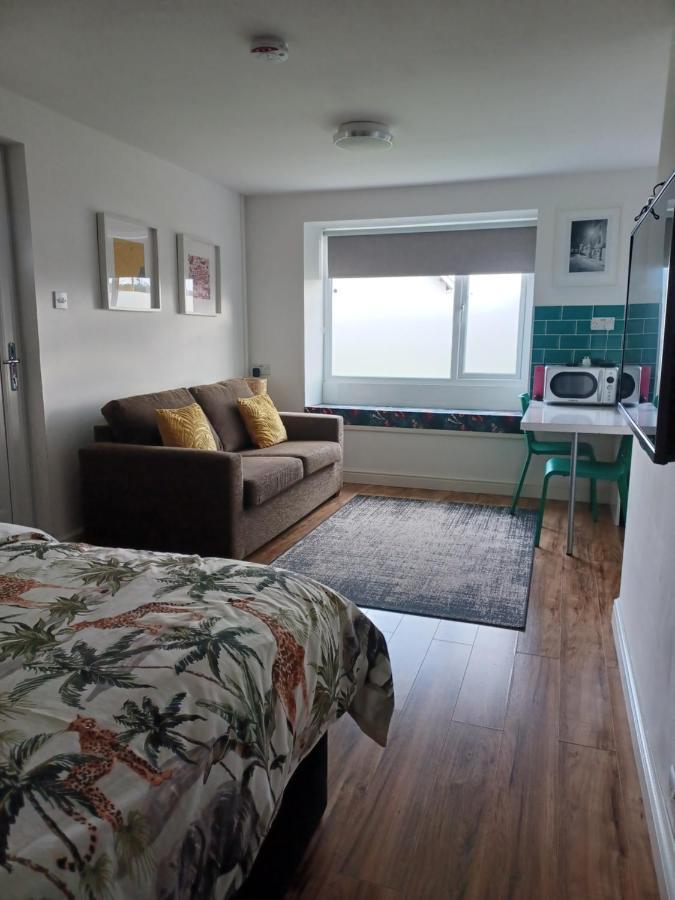 Stylish Bungalow, Close To Centre * Cardiff