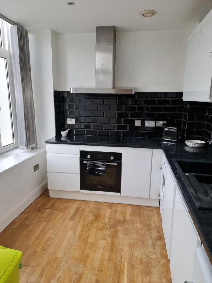 Luxury 2 Bedroom, And 2 Bathroom Apartment Cardiff