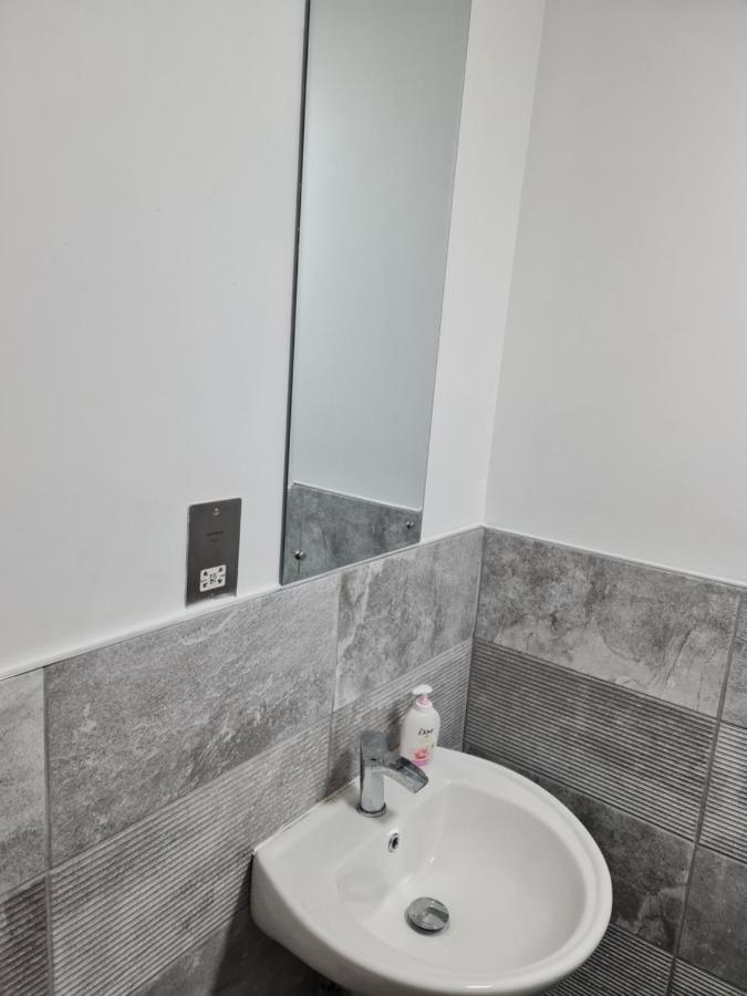 Luxury 2 Bedroom, And 2 Bathroom Cardiff