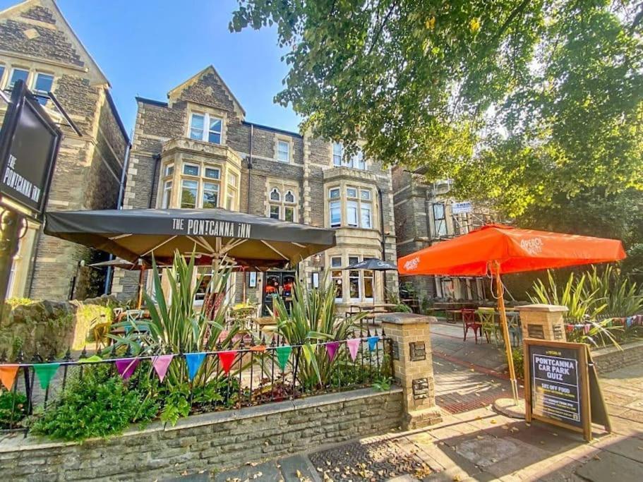 3 Bed Flat Near To And Bay *