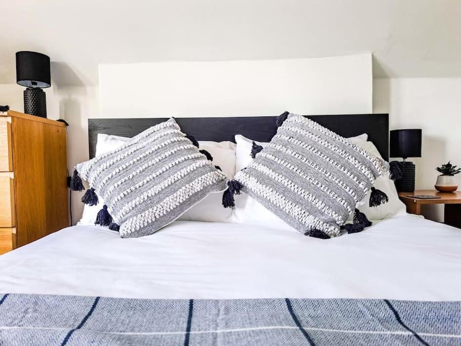 3 Bed Flat Near To And Bay Apartment Cardiff