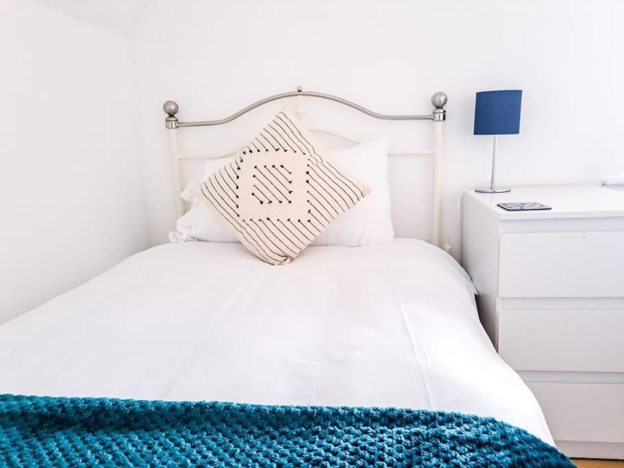 Apartment 3 Bed Flat Near To And Bay Cardiff