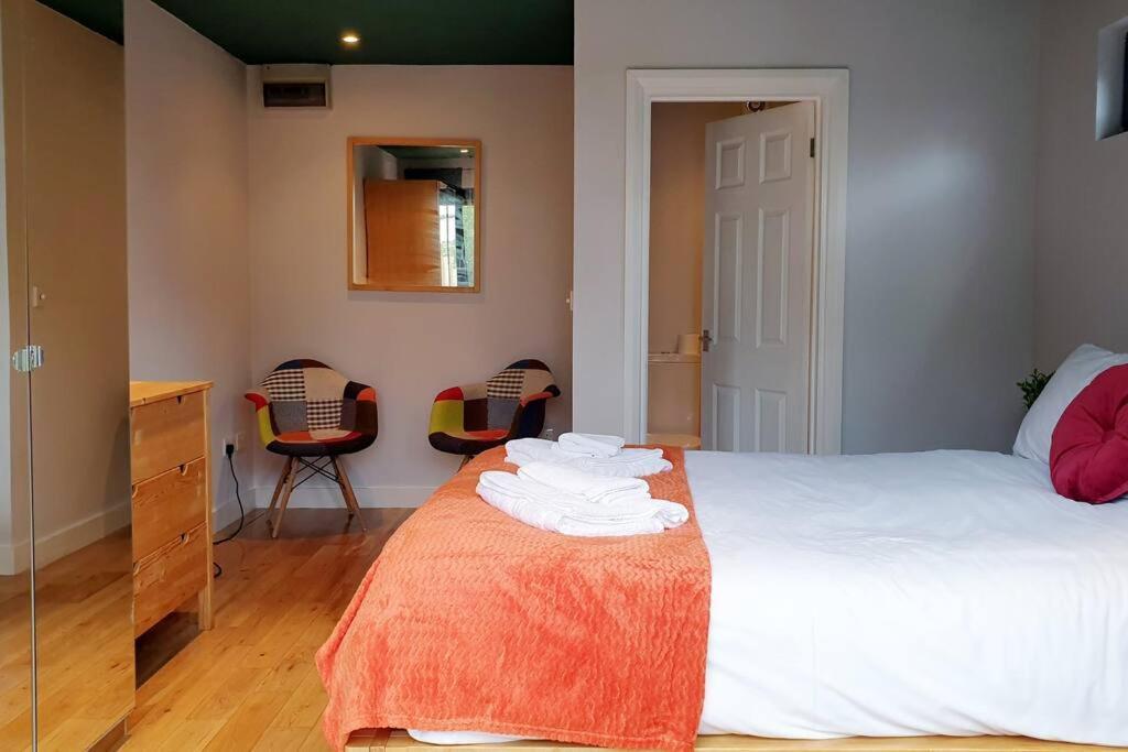 Gorgeous Victorian House Sleeps 6 In