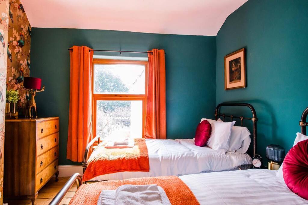Gorgeous Victorian House Sleeps 6 In