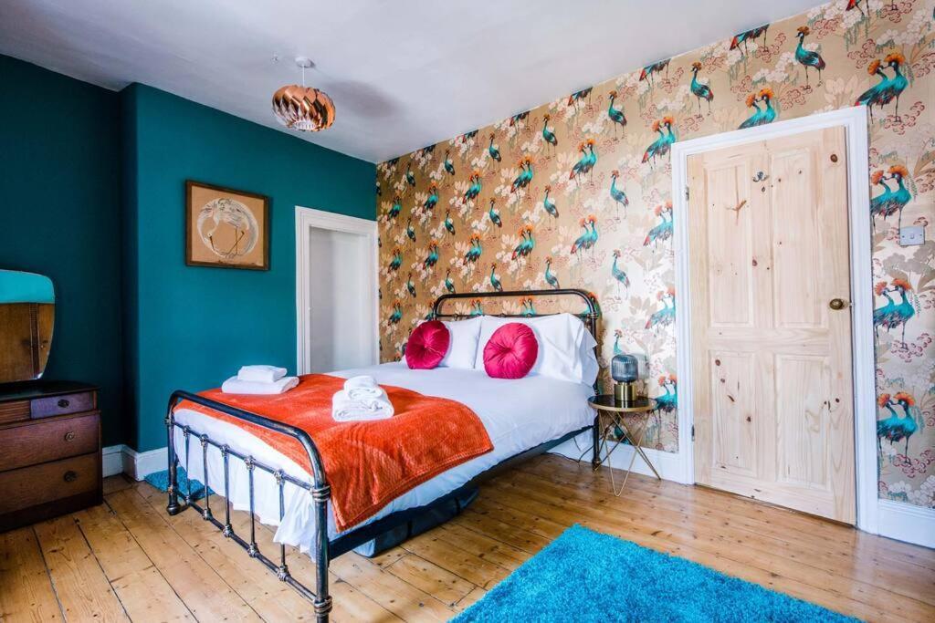 Gorgeous Victorian House Sleeps 6 In Holiday home *