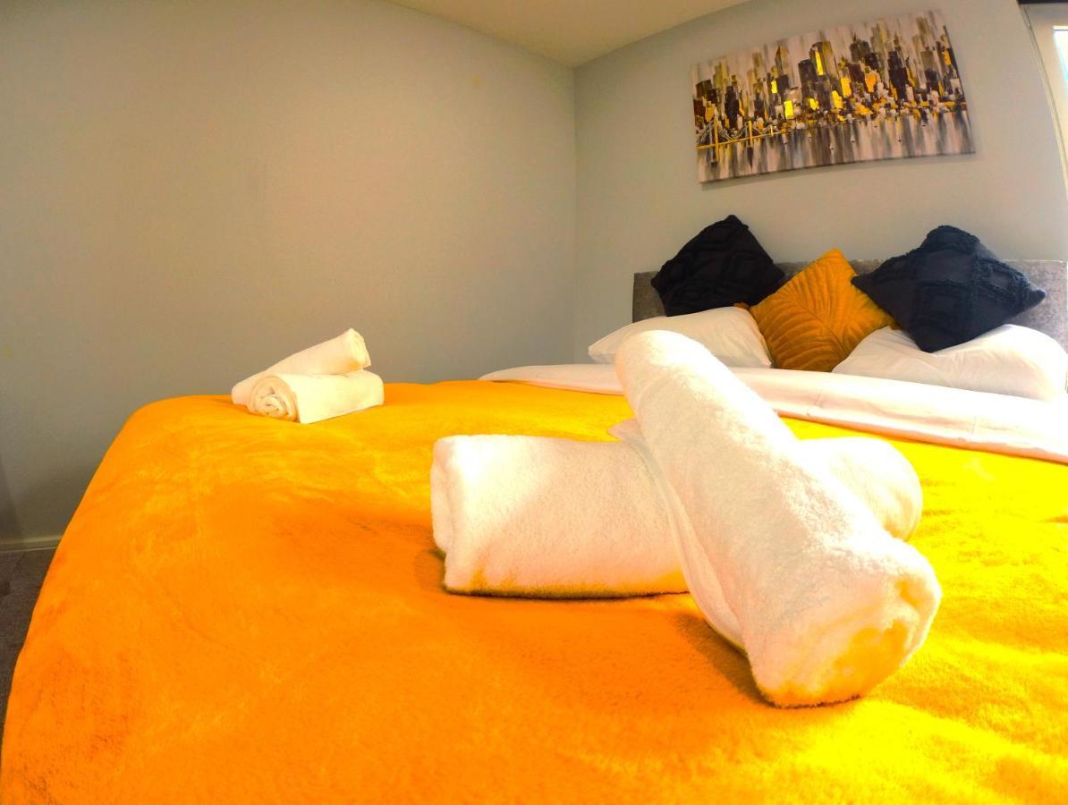 Studio For Professionals Trades Relocators Apartment *