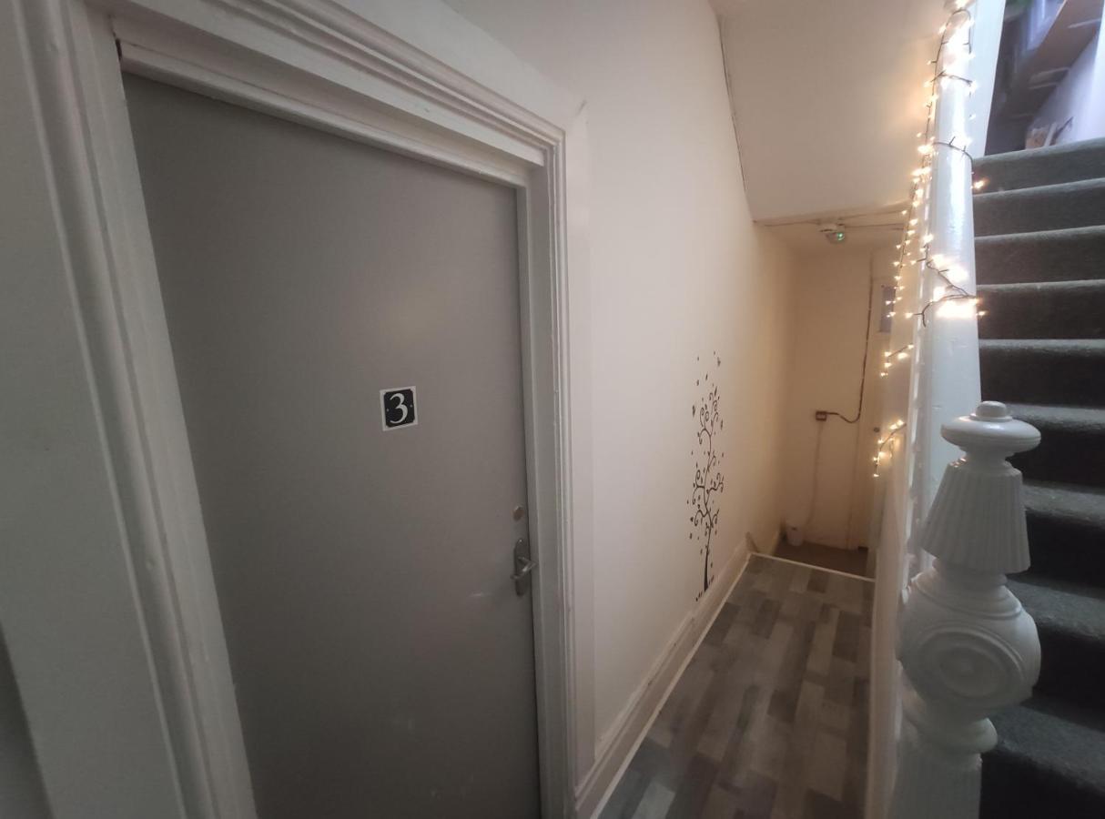 2 Bedroom In A Supurb Area Of