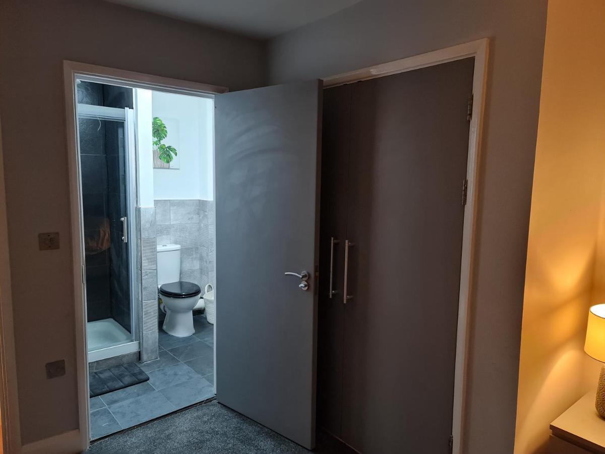 Luxury 2 Bedroom, And 2 Bathroom