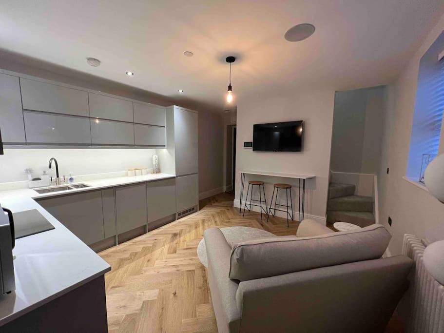 Apartment New Apartment, 10 Mins From Principality Stadium *