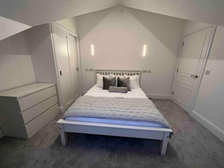 New Apartment, 10 Mins From Principality Stadium Apartment Cardiff