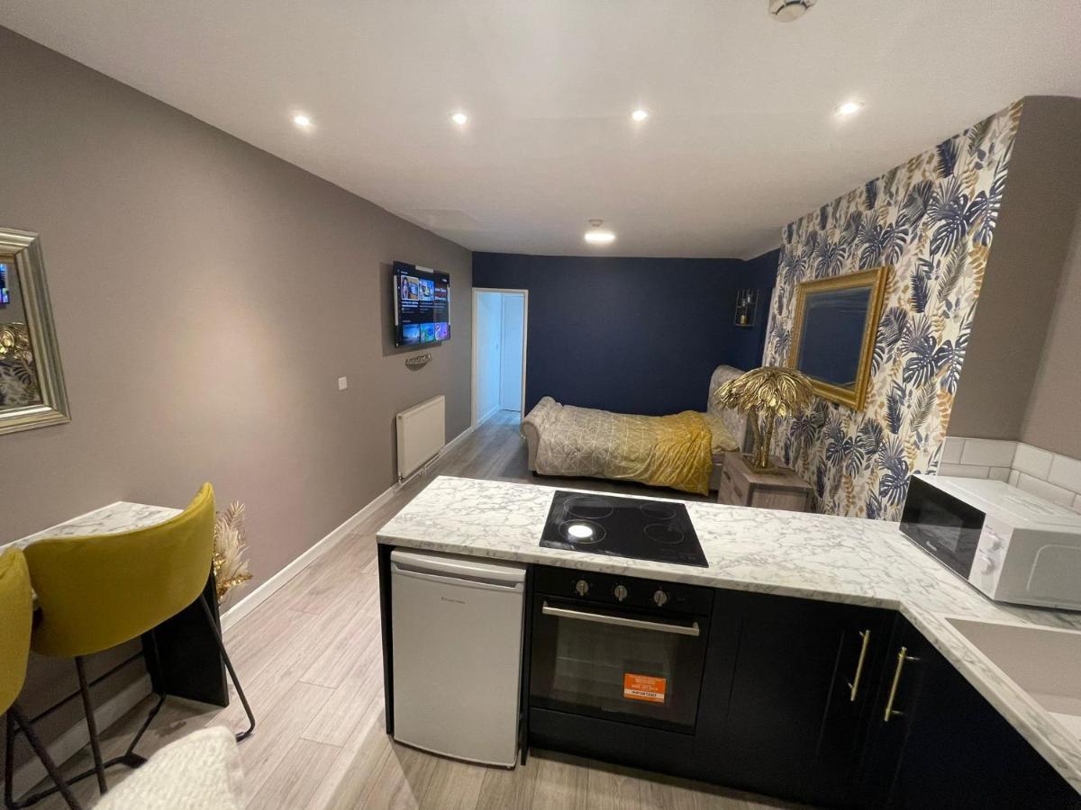 Apartment Selection Of Stylish Within Walking Distance Of City Centre *