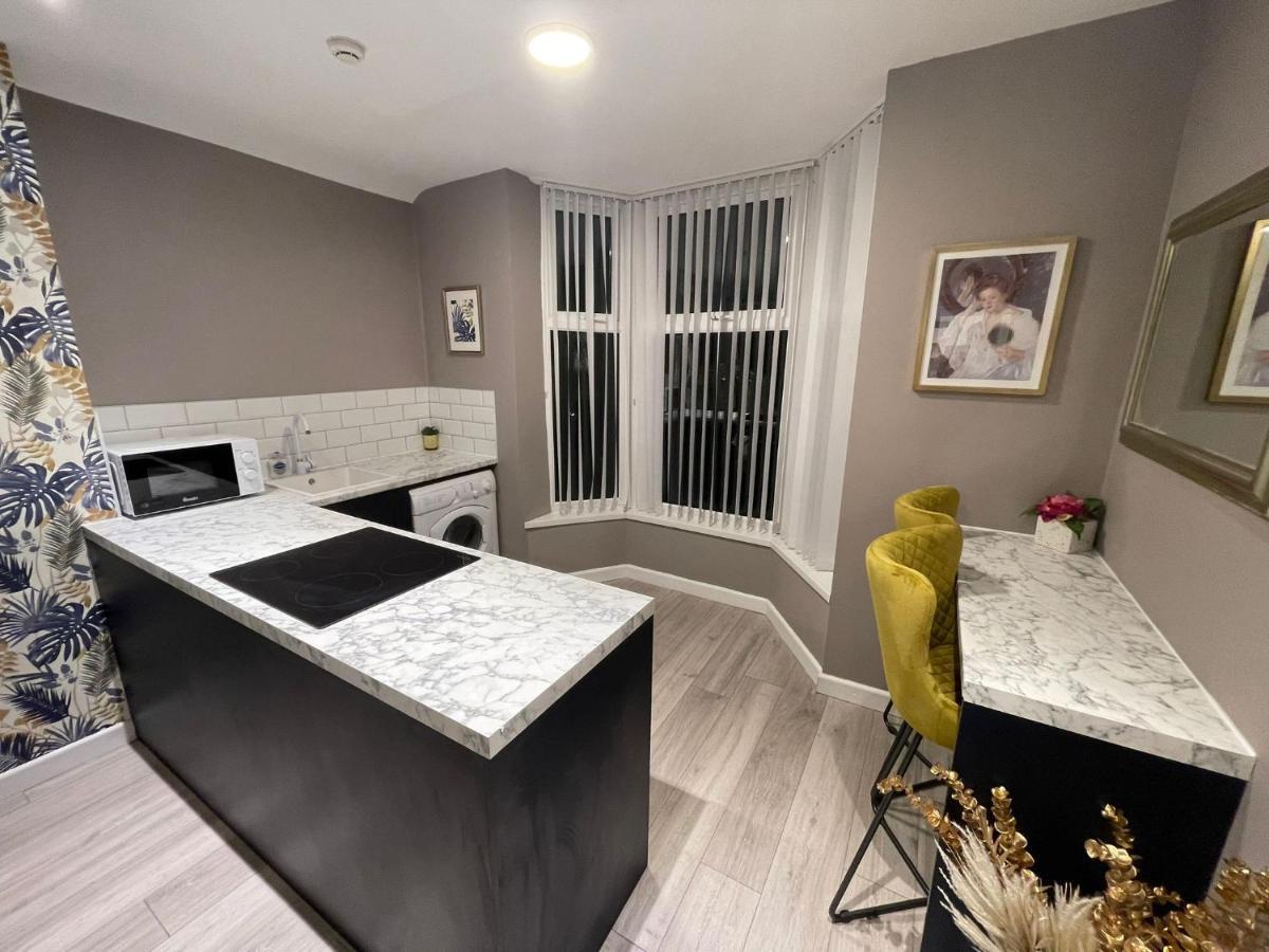 Apartment Selection Of Stylish Within Walking Distance Of City Centre Cardiff